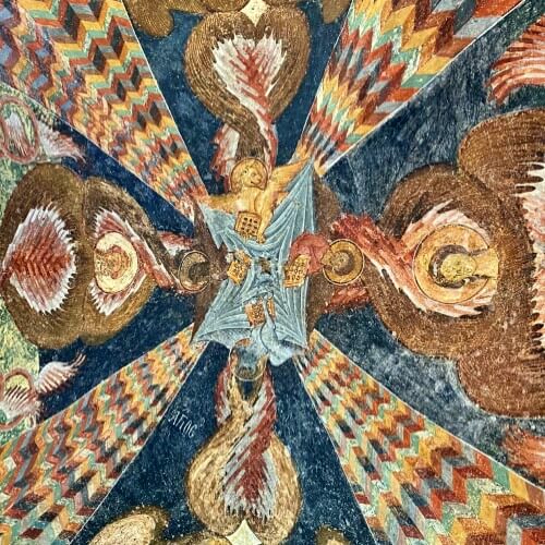 Trabzon Ayasofya’nın batı narteks tavanında dört İncil yazarının sembolik figürlerle tasvir edildiği Bizans freski görülüyor. Renkli kanat formları ve merkezdeki melek figürü Komnenos dönemi ikonografisini yansıtır.